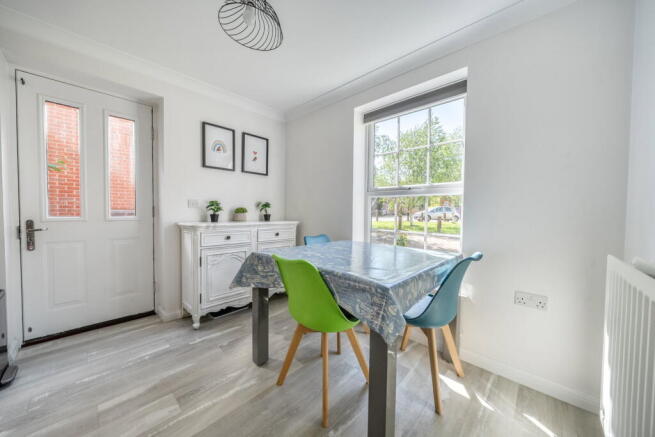 Wickham Way, Sherfield-on-Loddon photo 4