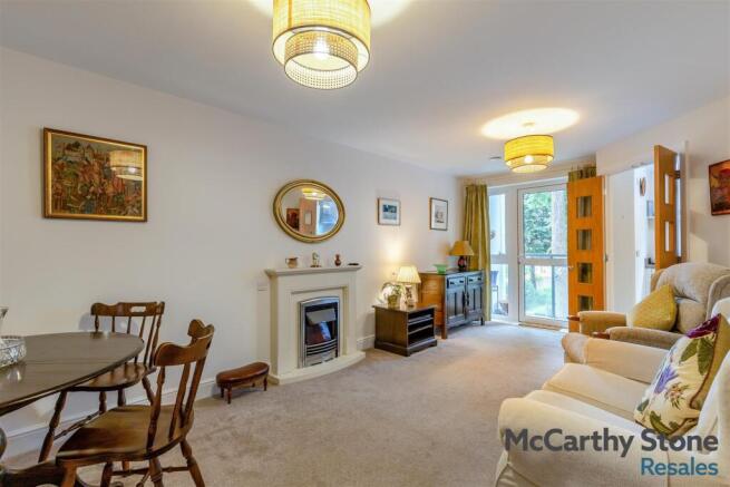 8694228-interior09.jpg