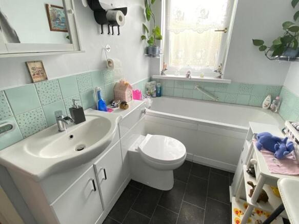 Family Bath & Shower Room