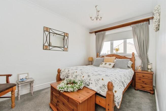 3 bed Semi-Detached for sale Image 5