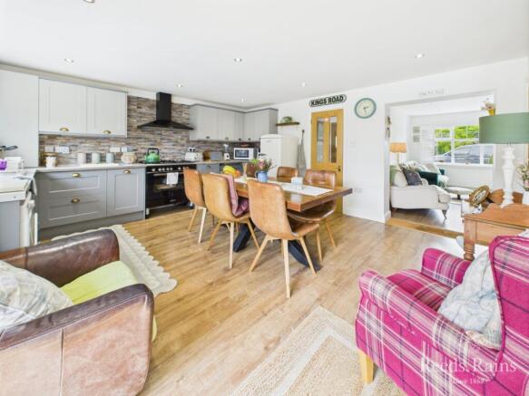 3 bed Bungalow for sale Image 6
