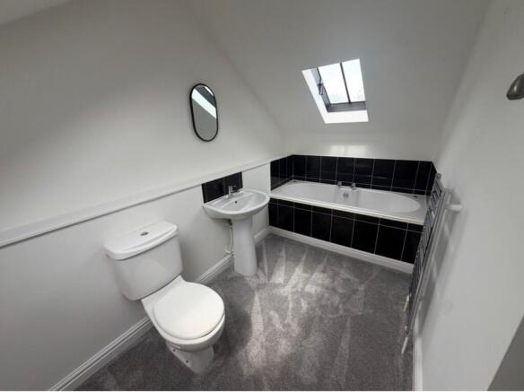 4 bed Terraced to rent Image 9