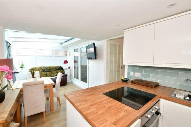 Kitchen/ Dining Room