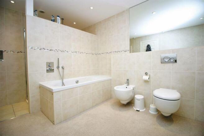 Master En-Suite