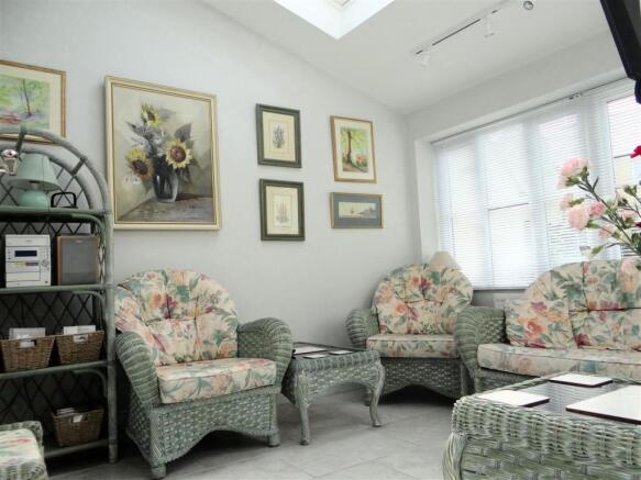 GardenRoom.JPG