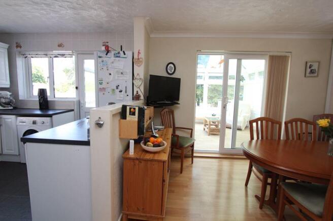 Kitchen/Dining...