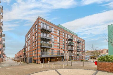 Barnard Square, Leven Court, IP2