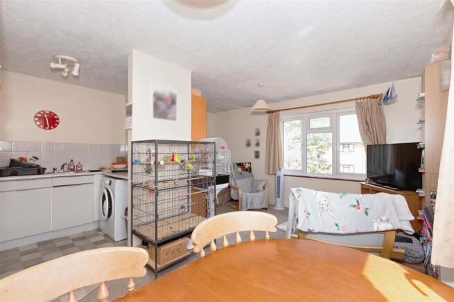 Highclere Way, Worthing photo 4