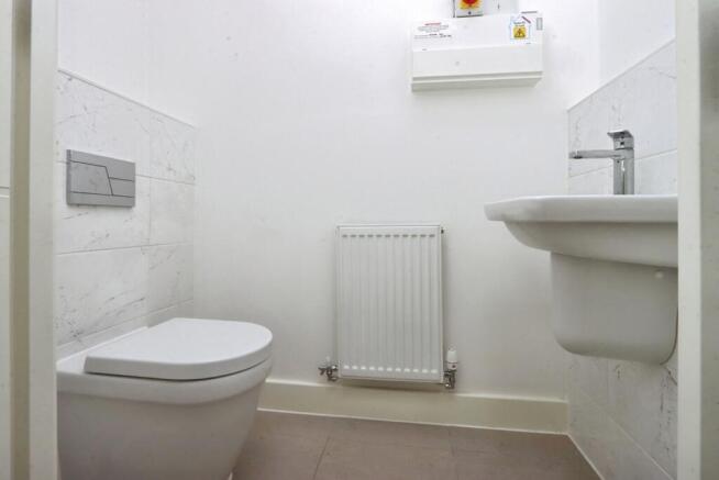 4 bed Semi-Detached for sale Image 7