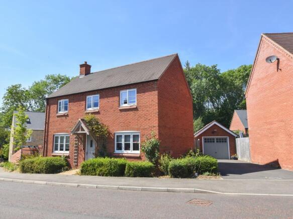 64 Earls Farm Way
