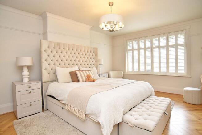 4 bed Semi-Detached for sale Image 8