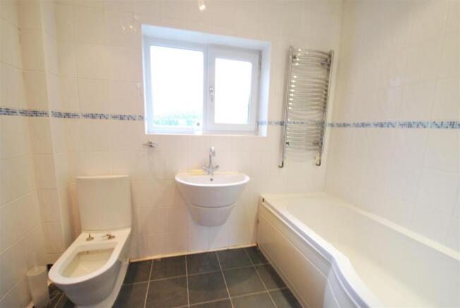 22 foxhill bath.JPG
