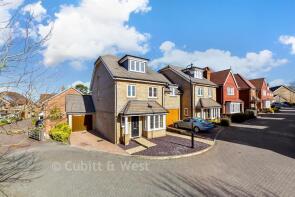 40, Oakgrove, Caterham CR3 5WE