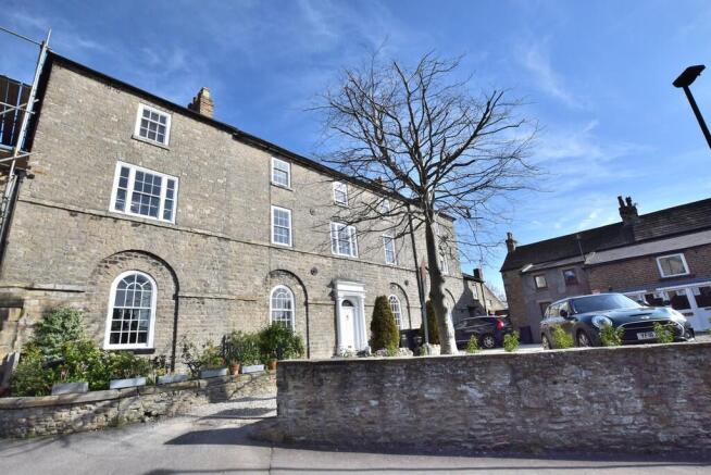 2 bed Ground Flat to rent Image 12