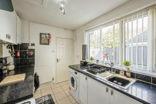 3 bed Terraced for sale Image 7