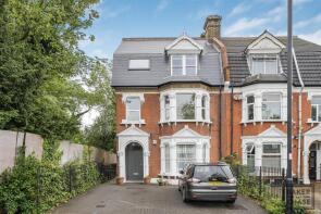 100c, Palmerston Crescent, London N13 4NH