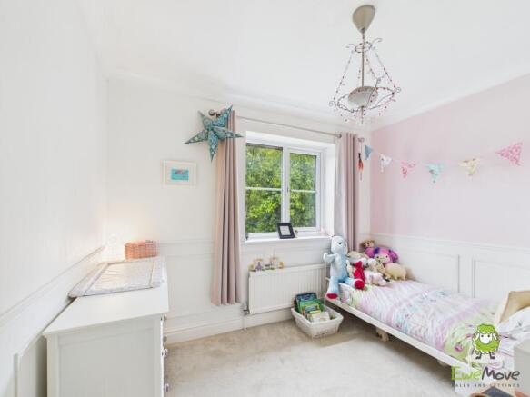 EweMove Estate Agents Basingstoke - York Close - B