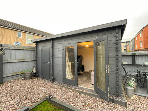 213 Belmont Rd - Studio (2)