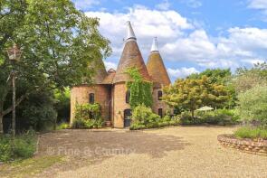 Crooke Oast, Crook Road, Brenchley, Tonbridge TN12 7BE