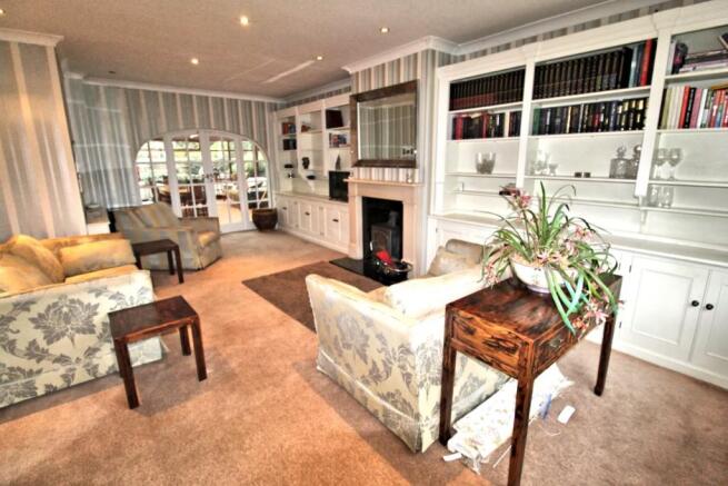 LOUNGE VIEW 2