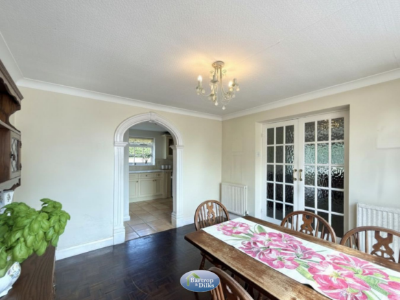 4 bed Detached Bungalow for sale Image 12