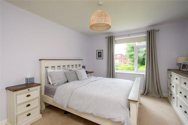 4 bed Semi-Detached for sale Image 10