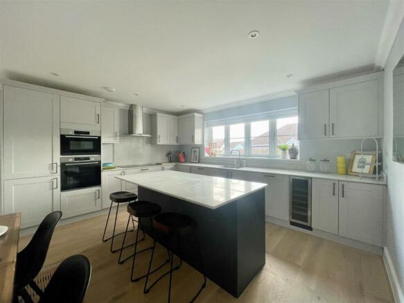 Orchard Close, Stoney Hills, Burnham-On-Crouch photo 4