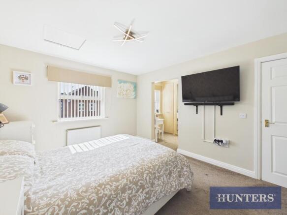 4 bed Detached for sale Image 11