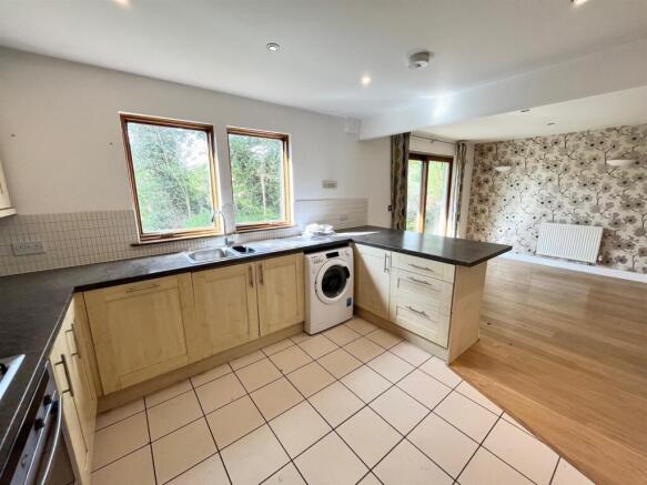 open plan kitchen/breakfast room