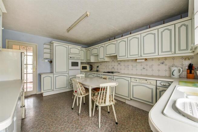 Kitchen/Breakfast Room