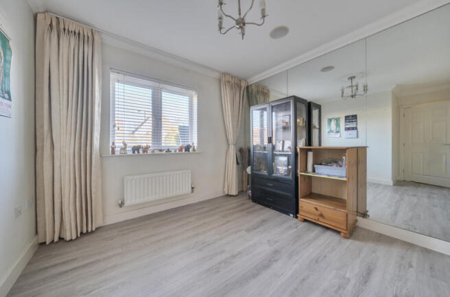 1429406-7-69ba7bf...