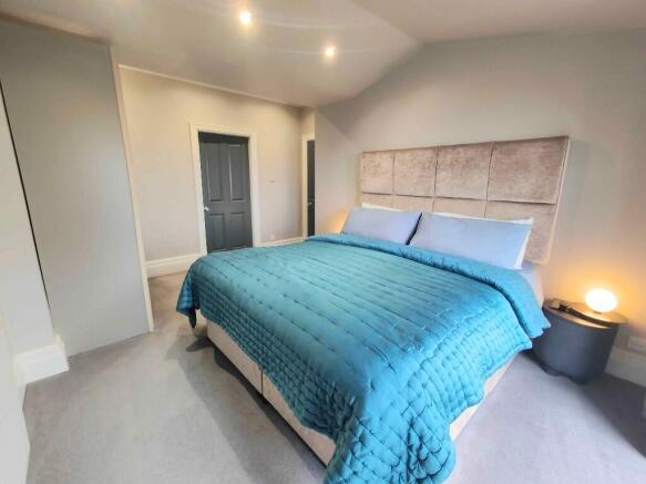 2 bed Apartment for sale Image 12