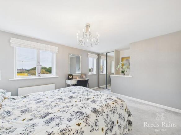4 bed Detached for sale Image 9