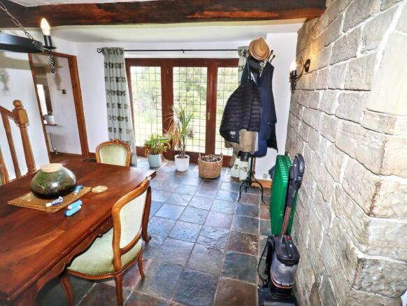 4 bed Detached for sale Image 7