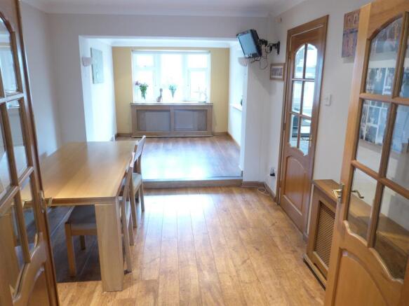 OPEN PLAN DINING / RECEPTION ROOM