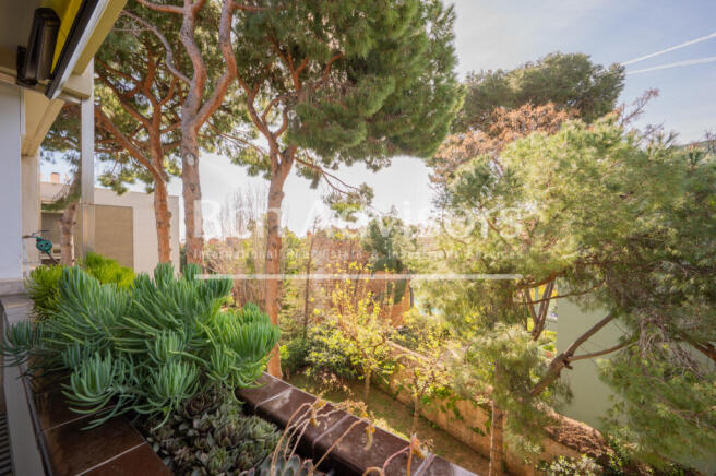 Deslumbrante-piso-con-reforma-de-lujo-y-2-plaza...