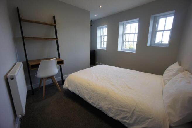 2 bed Flat to rent Image 5