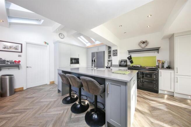 Kitchen2.jpg