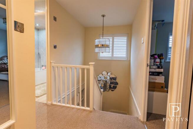 FIRST FLOOR LANDING