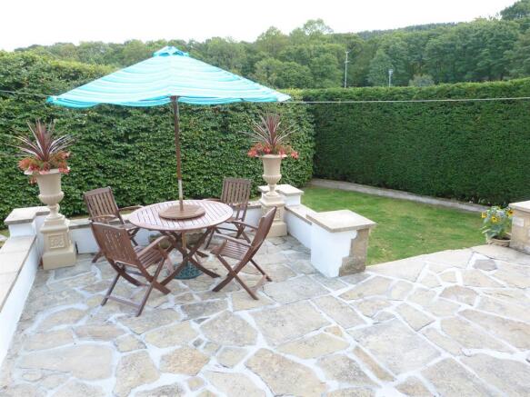 PATIO SEATING AREA