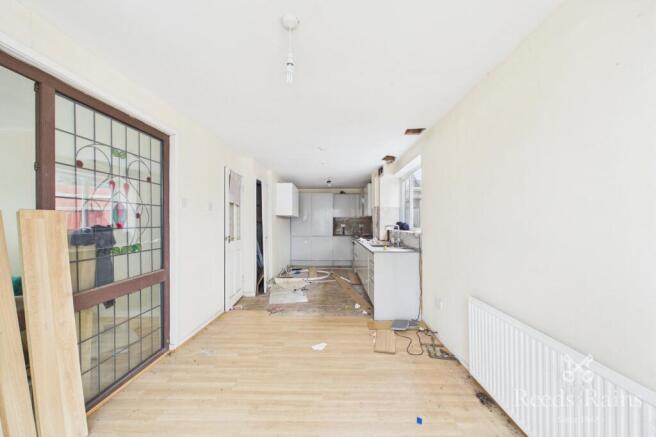 5 bed Detached for sale Image 5