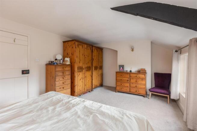 4 bed Semi-Detached for sale Image 12