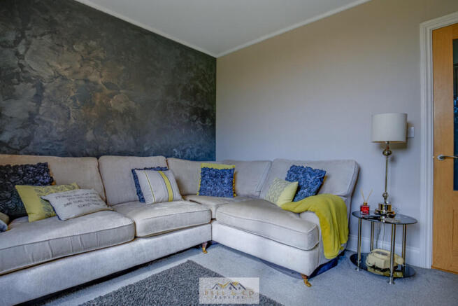 6 bed Detached for sale Image 12