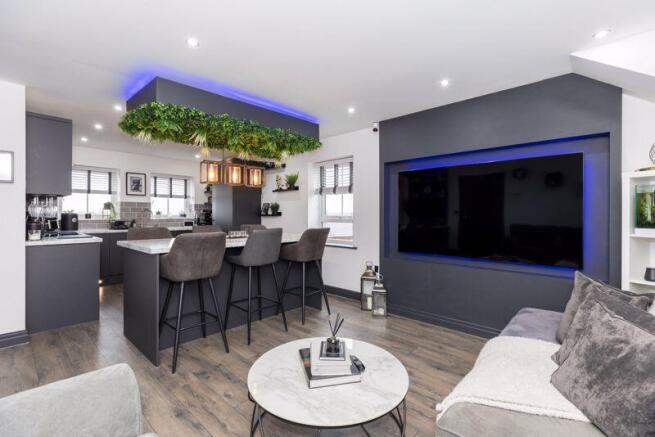 Lounge / Kitchen