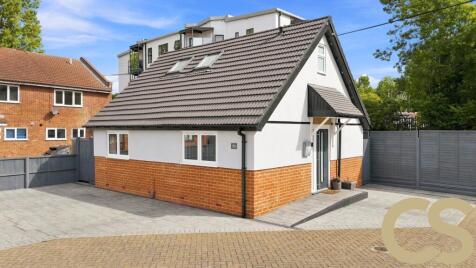Shalcross Drive, Cheshunt, Hertfordshire, EN8 8UX