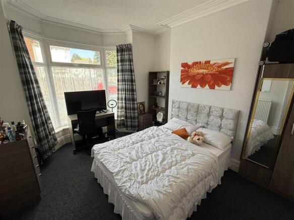 4 bed House Share to rent Image 7