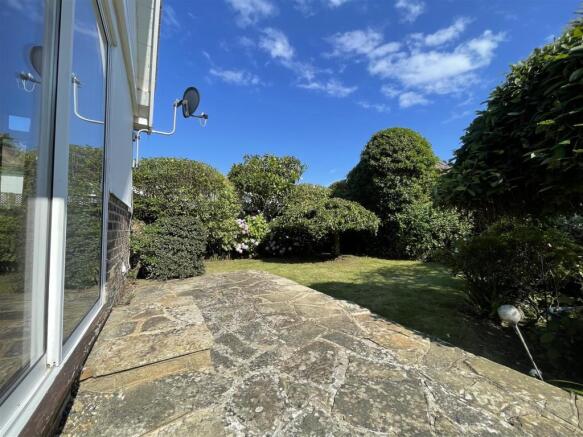 SOUTH ASPECT REAR GARDENS