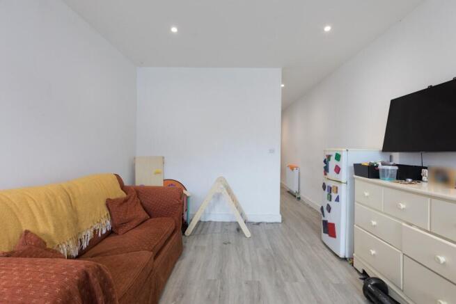 4 bed Block of Apartments for sale Image 4