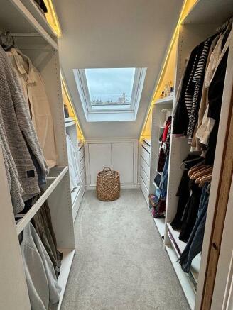 Dressing Room to Bedroom 1