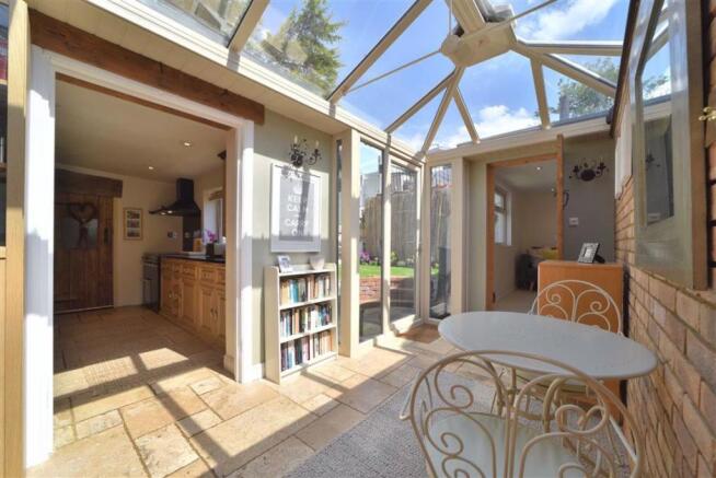 ENTRANCE HALL/SUNROOM